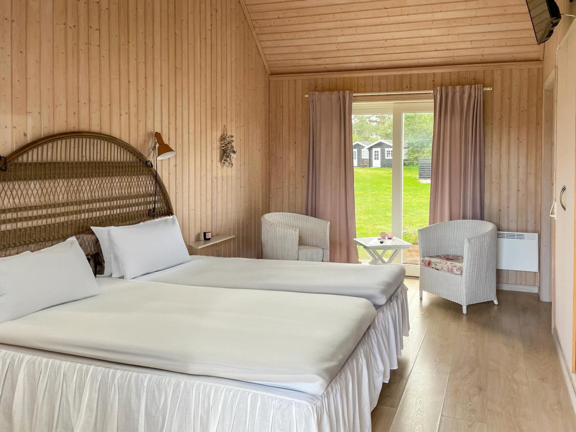Hotel Strandgaarden Vesterø Havn エクステリア 写真