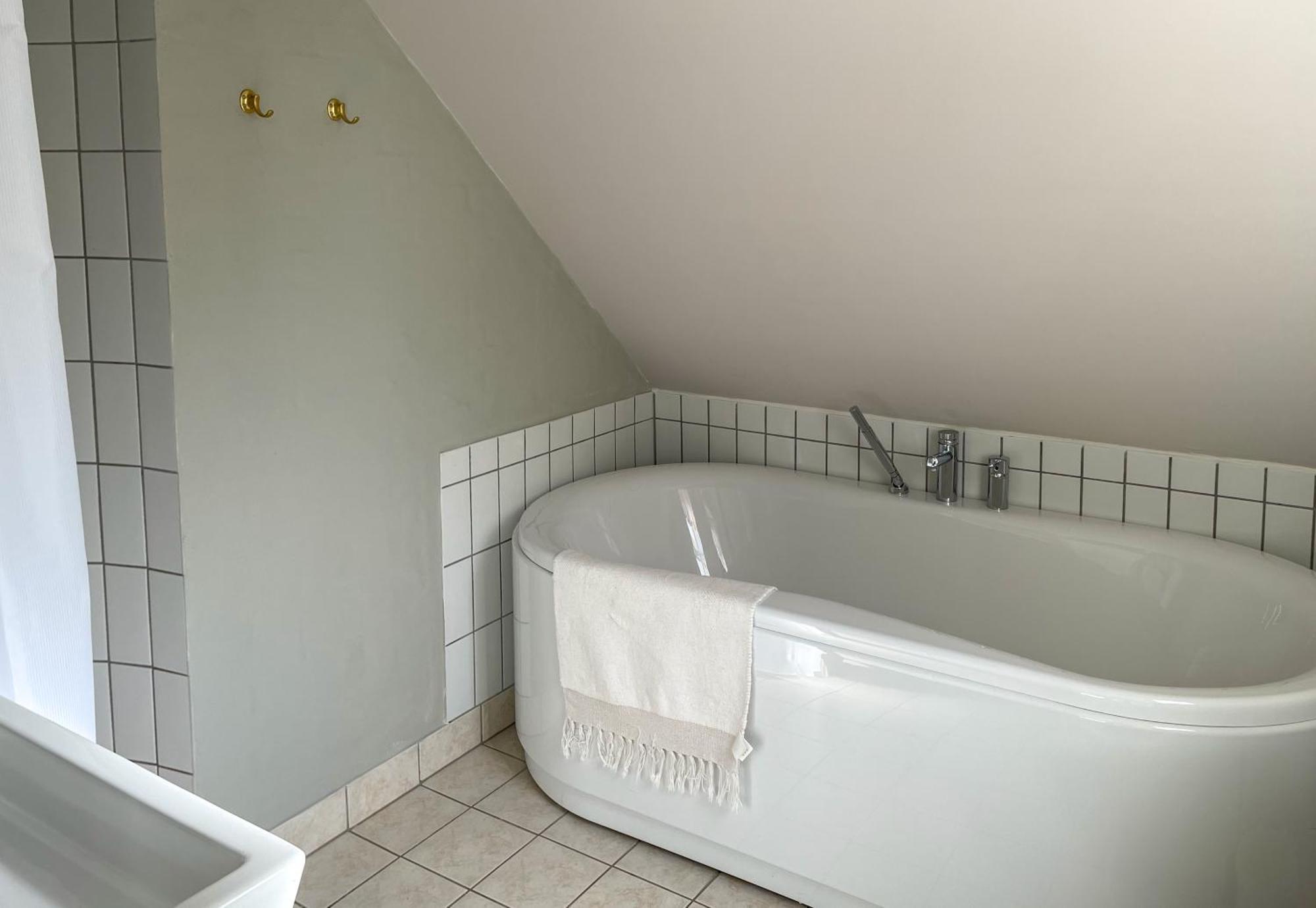 Hotel Strandgaarden Vesterø Havn エクステリア 写真