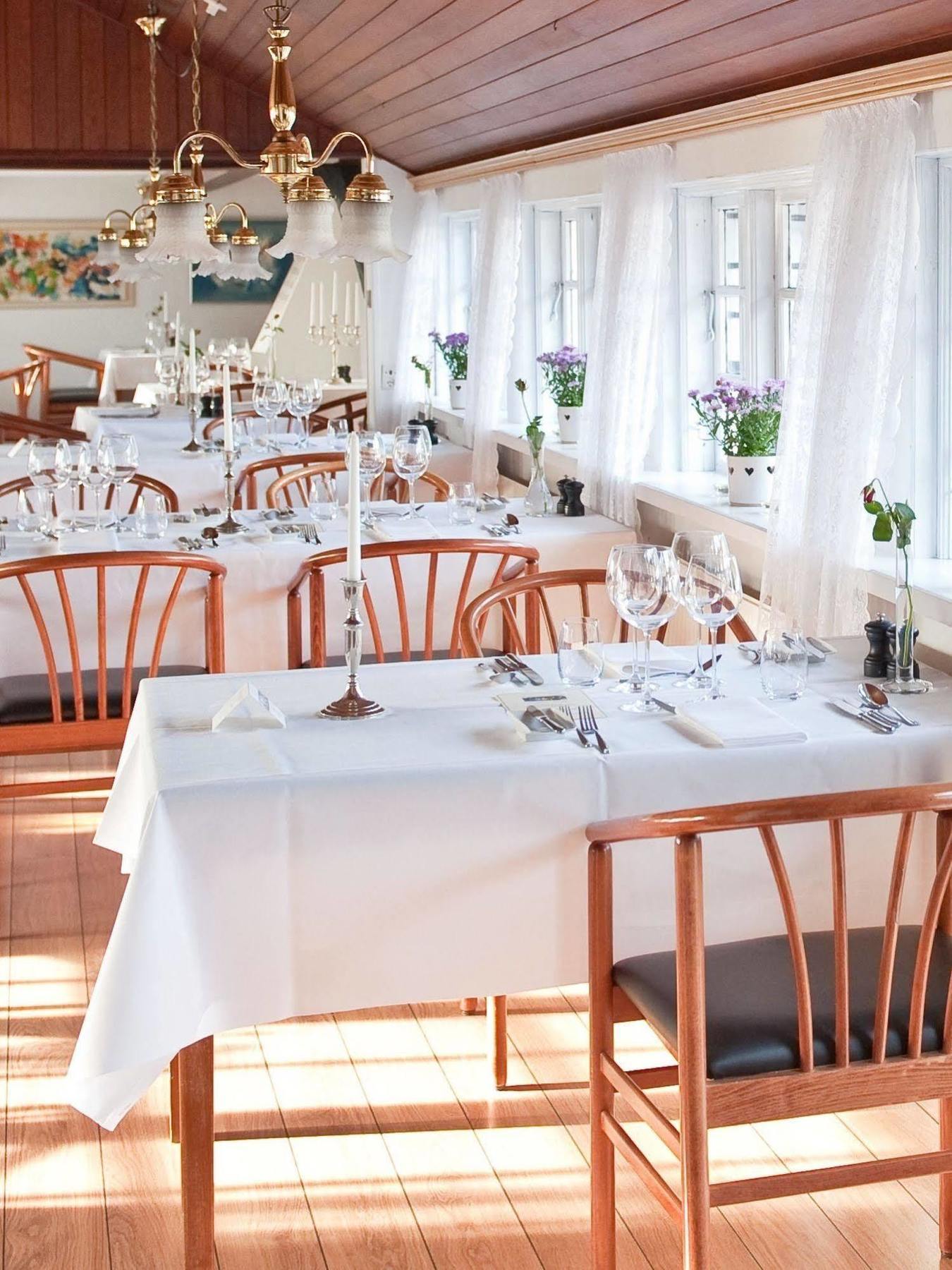 Hotel Strandgaarden Vesterø Havn エクステリア 写真