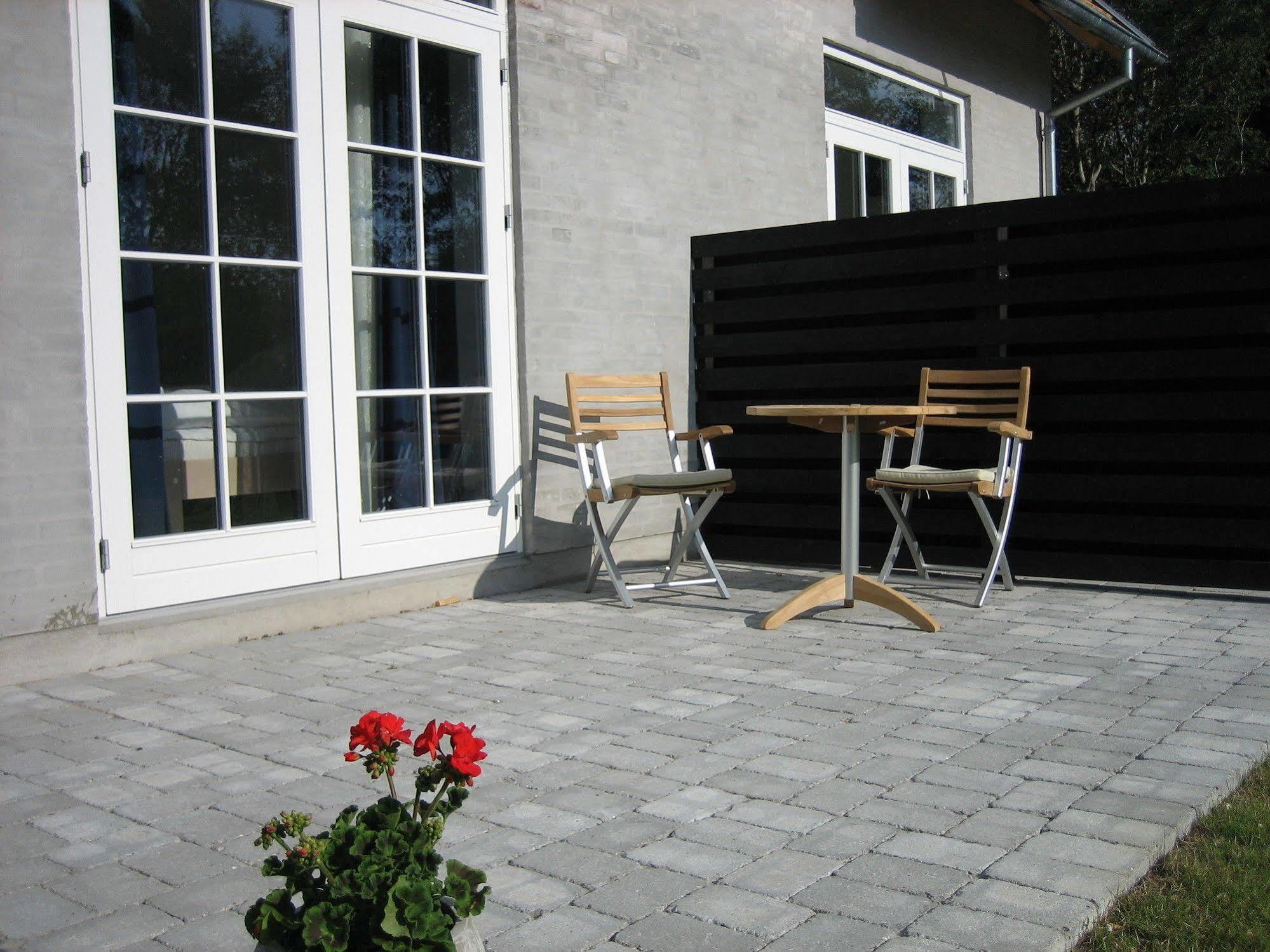Hotel Strandgaarden Vesterø Havn エクステリア 写真