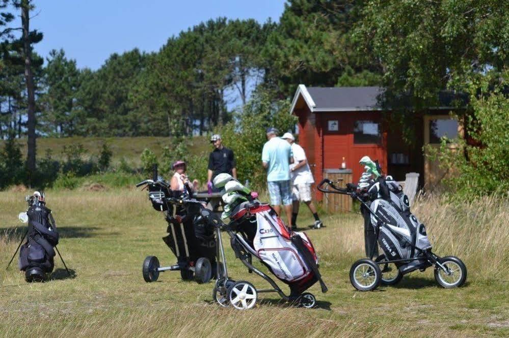Hotel Strandgaarden Vesterø Havn エクステリア 写真
